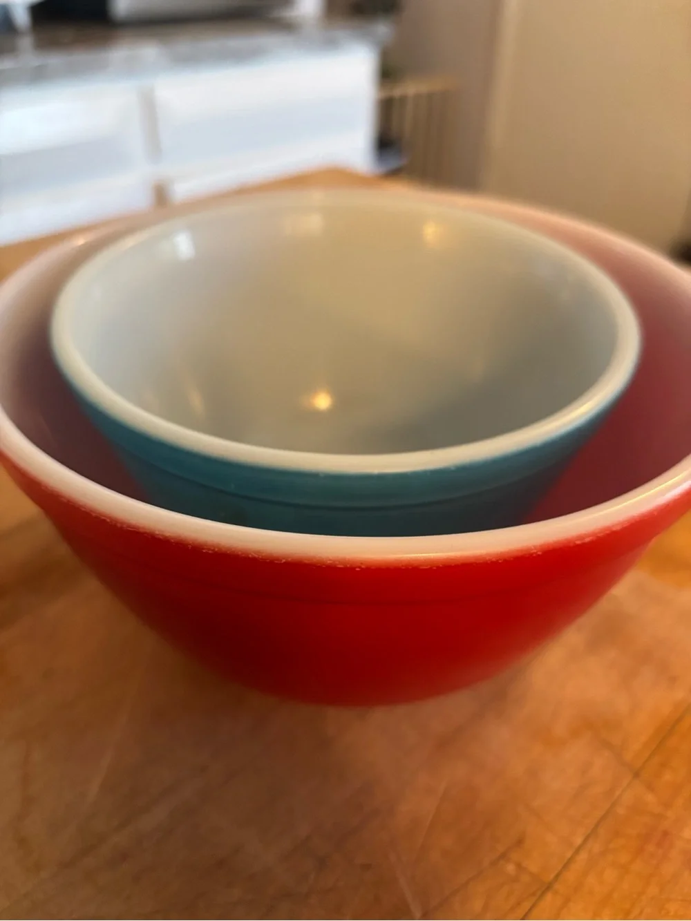 Pyrex Primary Set Of 2 Nesting Mixing Bowls #401 #402 Blue & Red